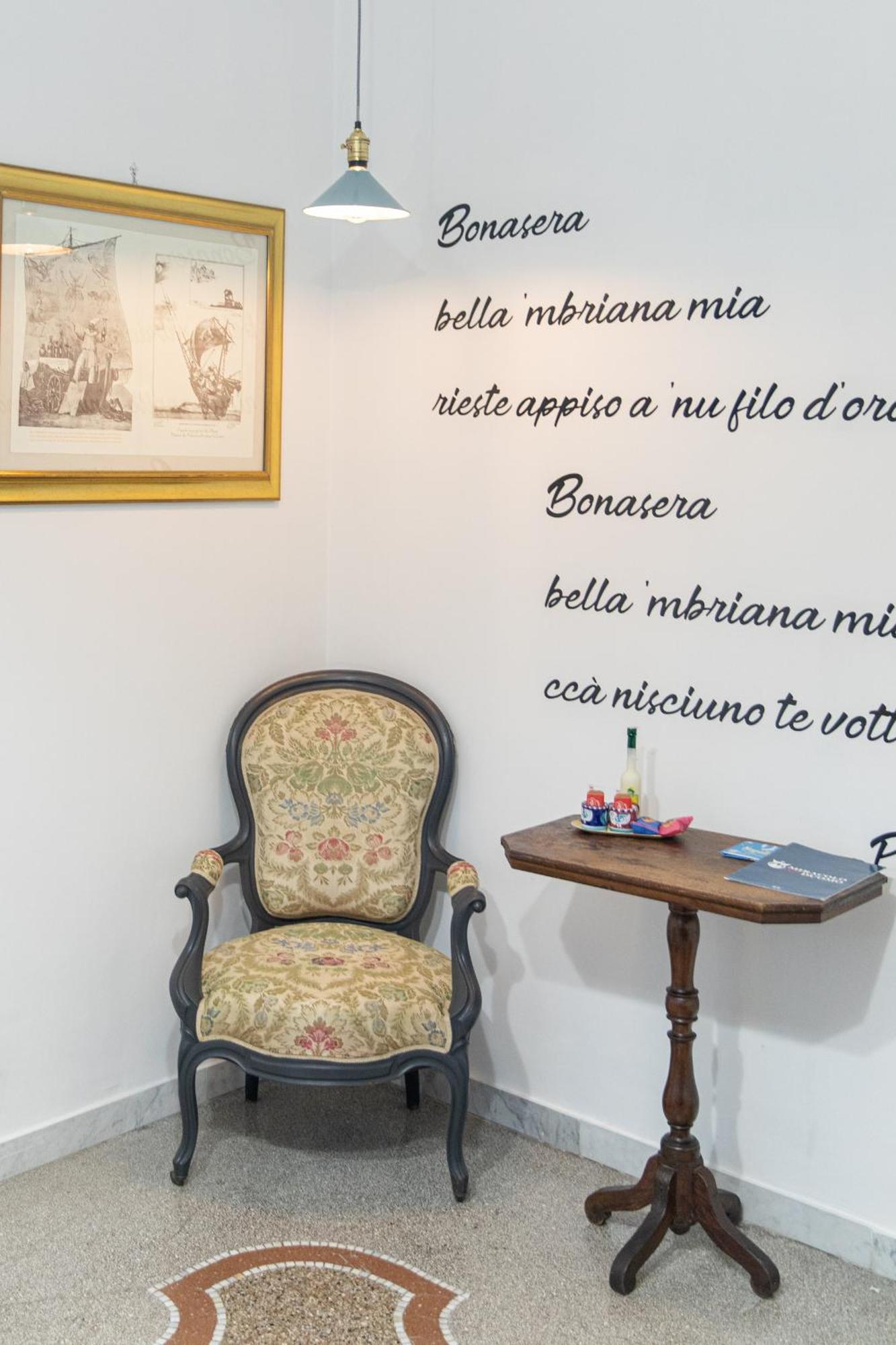 Miracolo Al Duomo Smart Accomodations Napoli Exterior foto